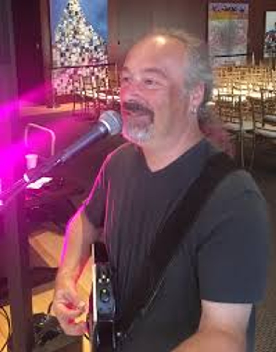 Martin Piggot Friday Happy Hour at Murphy's Pub & Sports Bar thumbnail