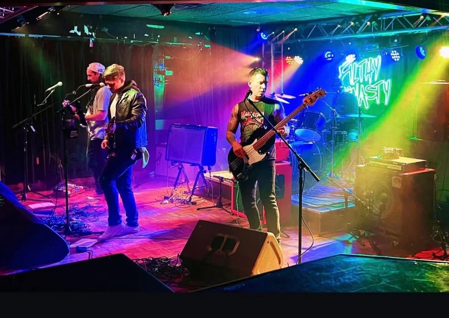 Friday's at Murphys: Root 74 photo 2