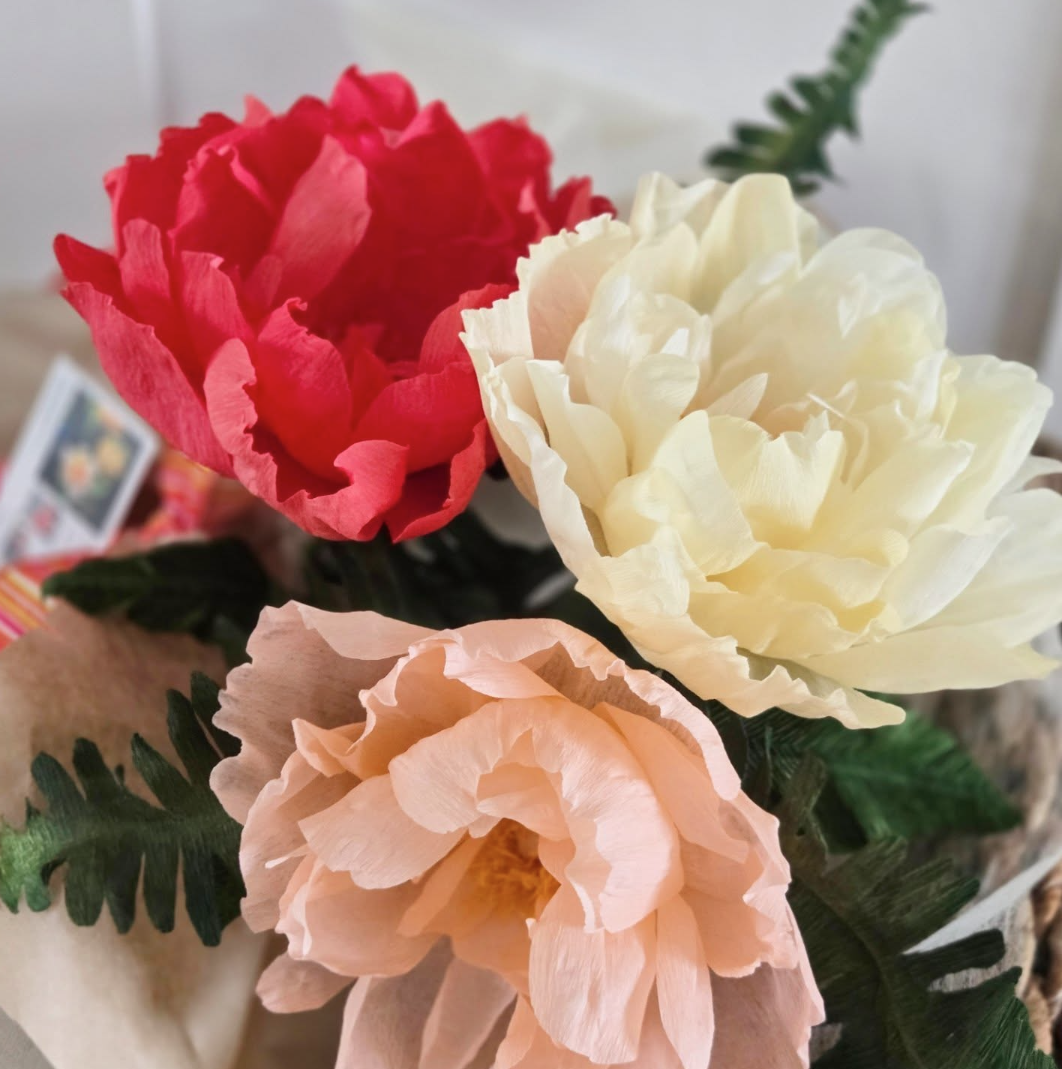 Paper Flowers Studio: Crafting Cosmos & Daisies at the Yellow Farmhouse in Stonington event photo