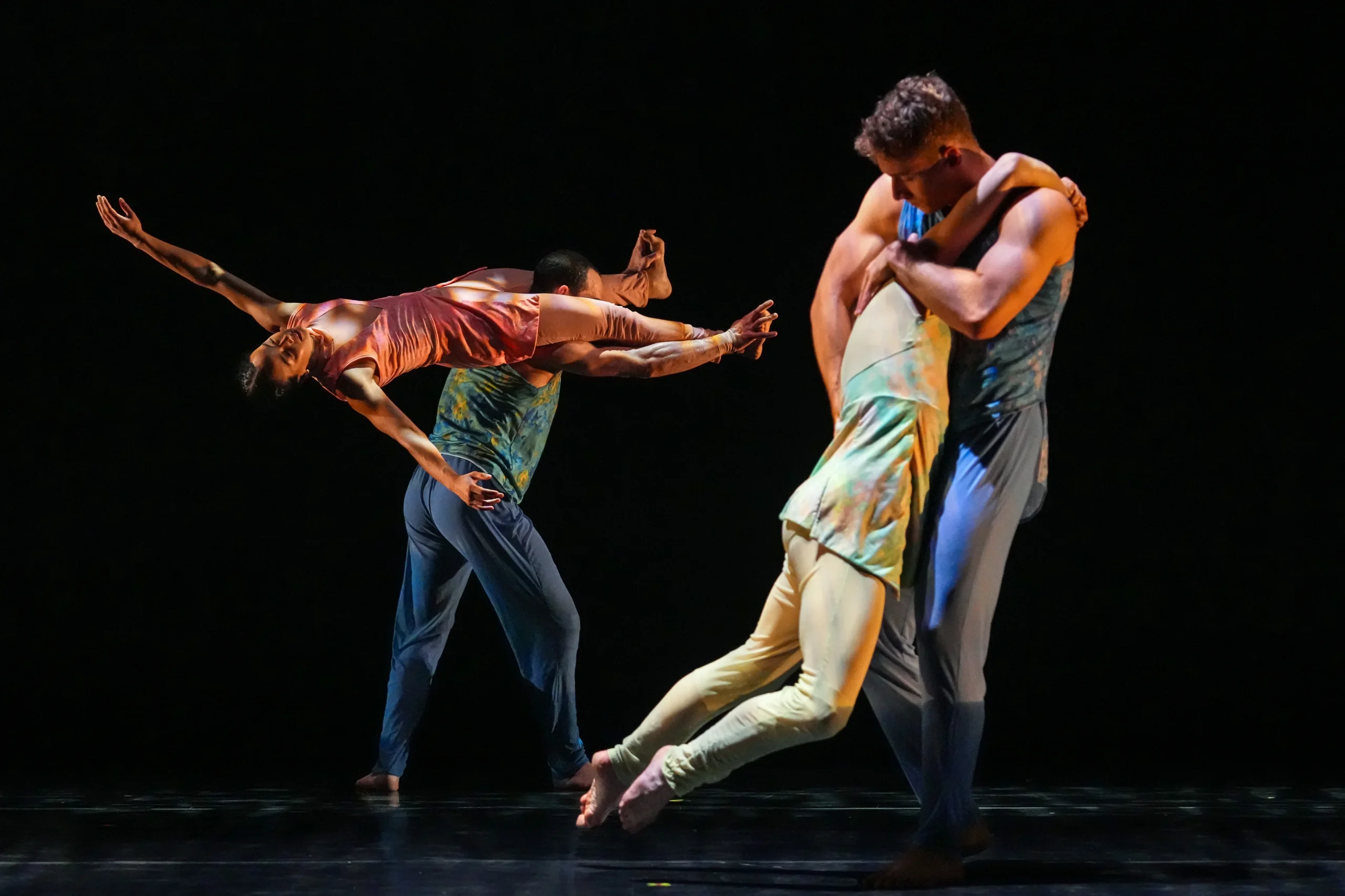 Pilobolus at The Schubert in New Haven thumbnail