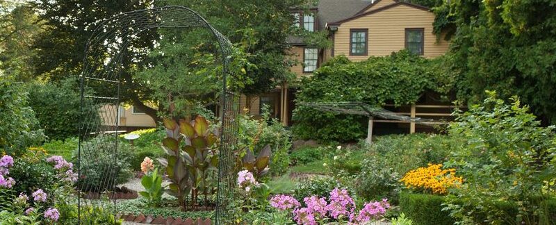 Sunset Sounds Concert Series at Butler-McCook House & Garden event photo