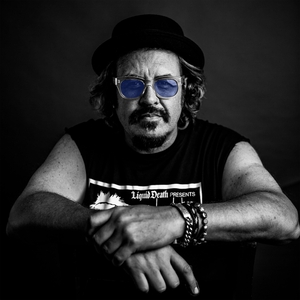 Lee Totten @ Corner of Main and Asylum Streets thumbnail