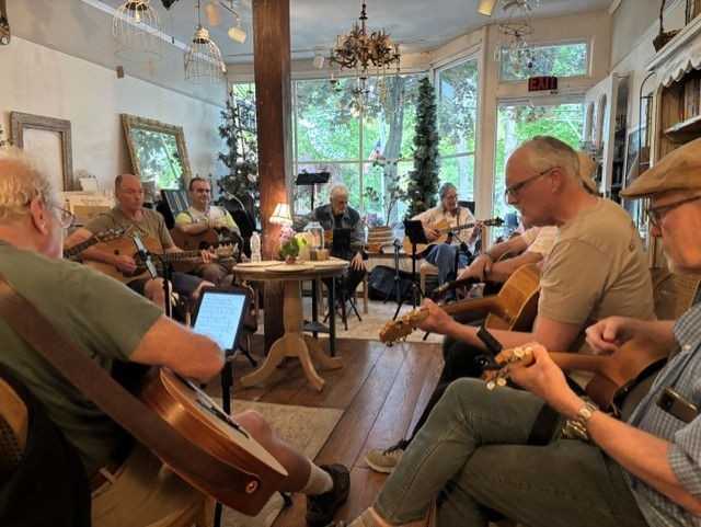 Pickin' Party at Nightingales Acoustic Cafe thumbnail